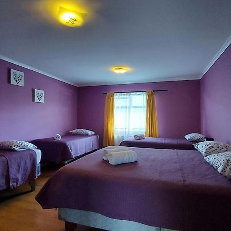 פורטו נטאלס Hostal La Base מראה חיצוני תמונה