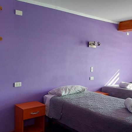 פורטו נטאלס Hostal La Base מראה חיצוני תמונה